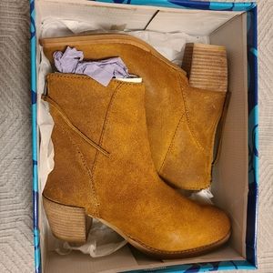 NEW IN BOX Seychelles Rookery Tan Bootie